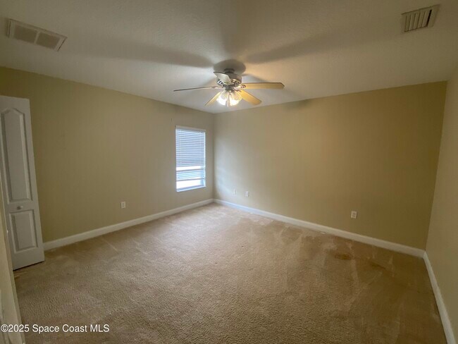 Building Photo - 3242 Merrick Ave