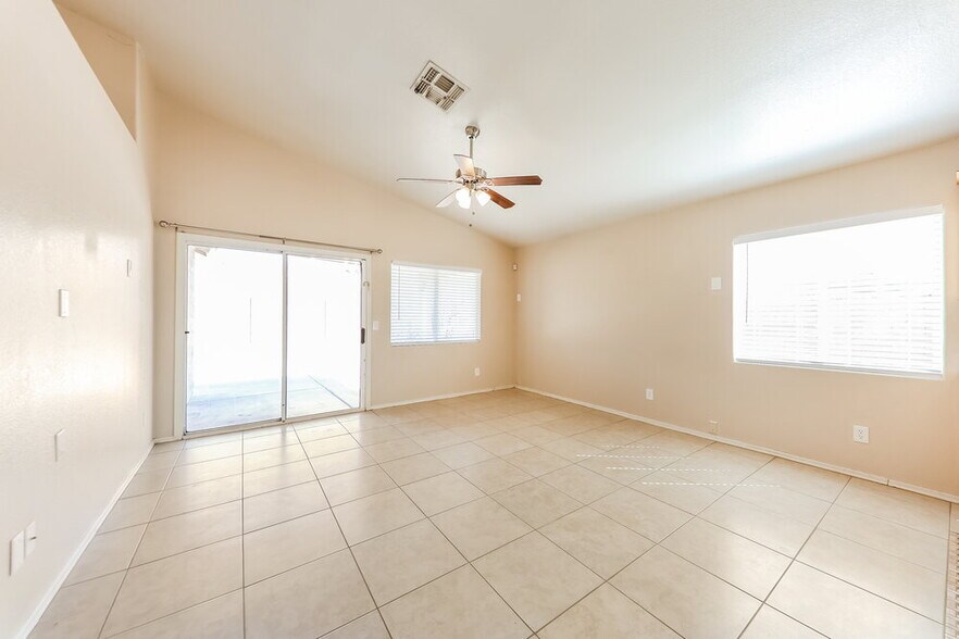 Building Photo - 3618 W Tina Ln