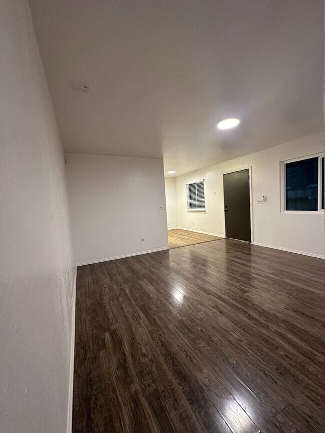 Building Photo - 3735 Tamarack Ave