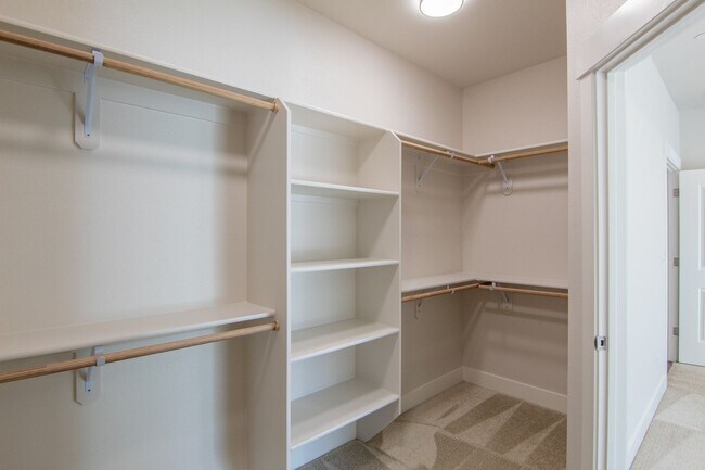 Building Photo - MOVE IN SPECIAL $500 OFF FIRST MONTHS RENT