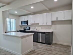 Building Photo - Remodeled 1 Bedroom Unit in Orange