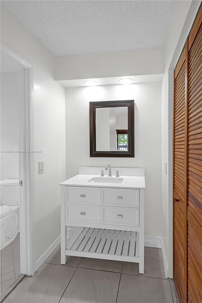 Building Photo - 15070 SW 49th Ln