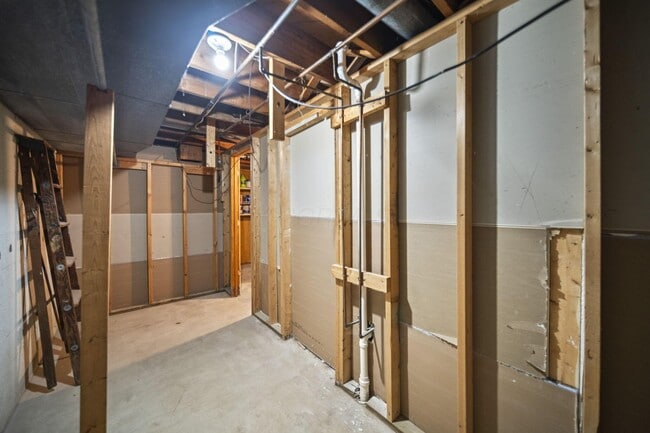 Building Photo - 1585 Peace Pl