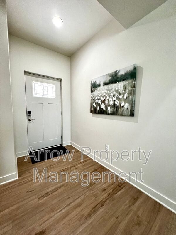 Building Photo - 1003 Claude Rd