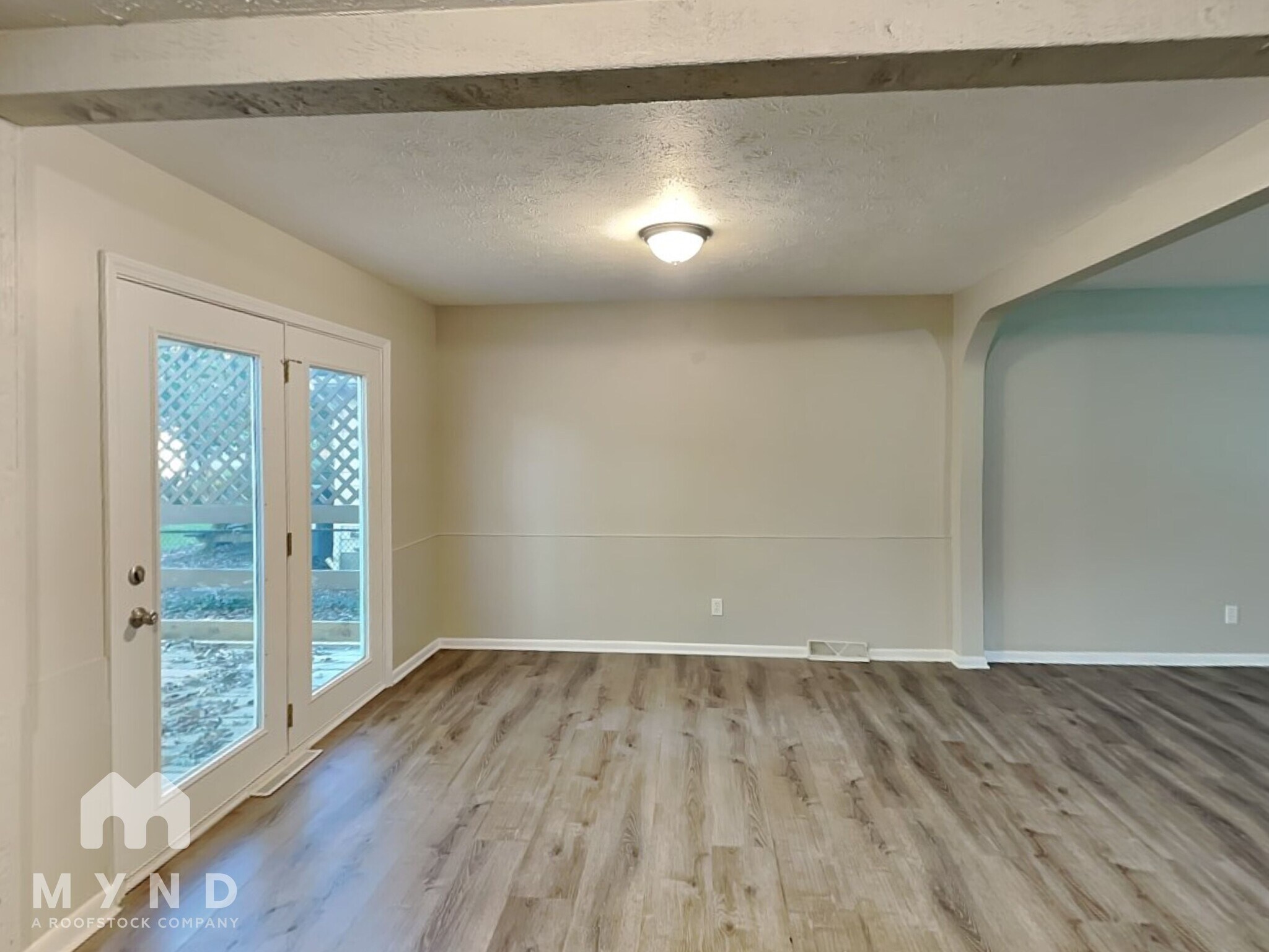 Building Photo - 1853 Tamarack Ct N