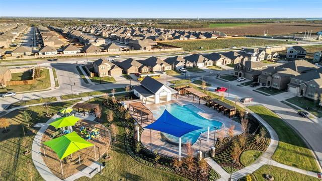 Building Photo - 611 Saddle Club Way