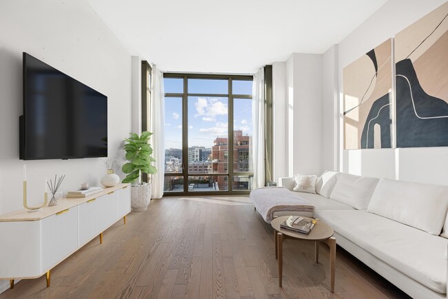 Building Photo - 1425 Hudson St