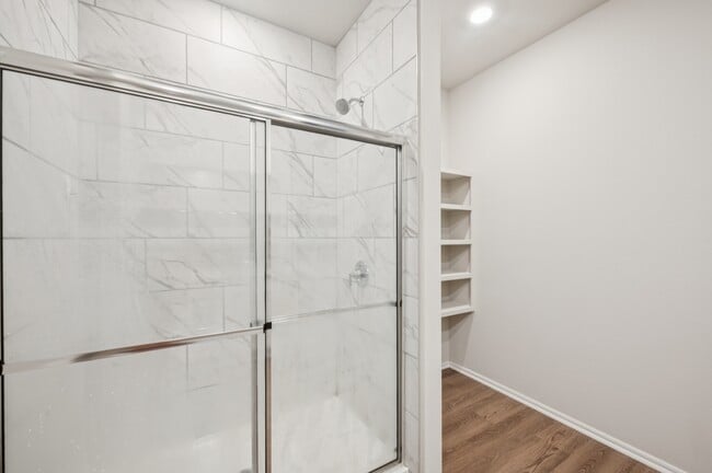Building Photo - 4266 W Vlg Pk Dr