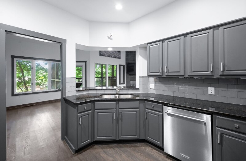 Building Photo - 700 Harpeth Trace Dr