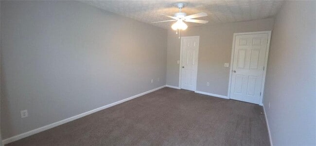 Building Photo - 252 Tara Commons Dr