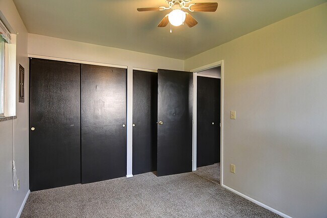 Building Photo - 4962 Leeper St