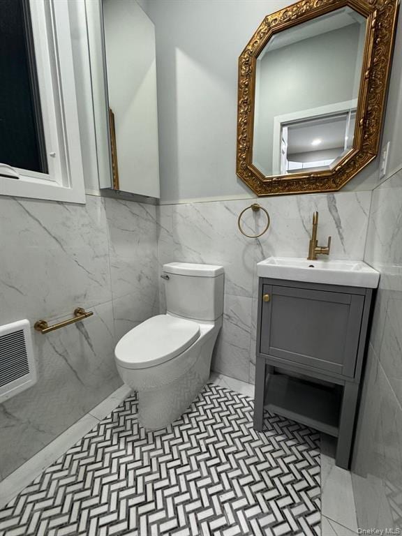 Building Photo - 588 W Broadway