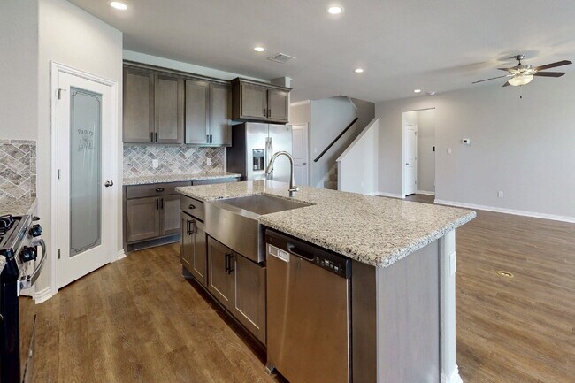 Building Photo - 6346 Spartan Dr