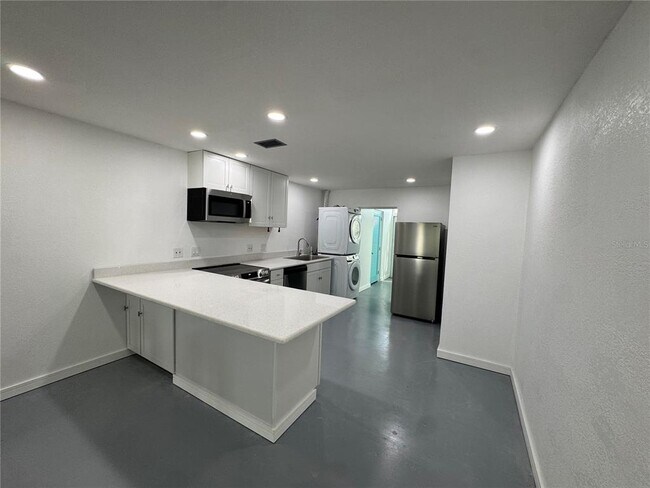 Building Photo - 5720 13th Ave N