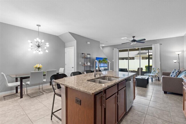 Building Photo - 10425 Red Carpet Ct