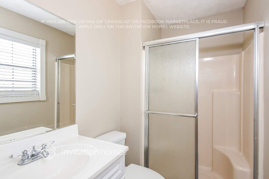 Building Photo - 2204 Post Oak Dr
