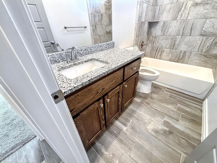 Building Photo - 722 Freedom Cir