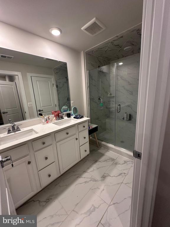 Building Photo - 209 Market Square NW