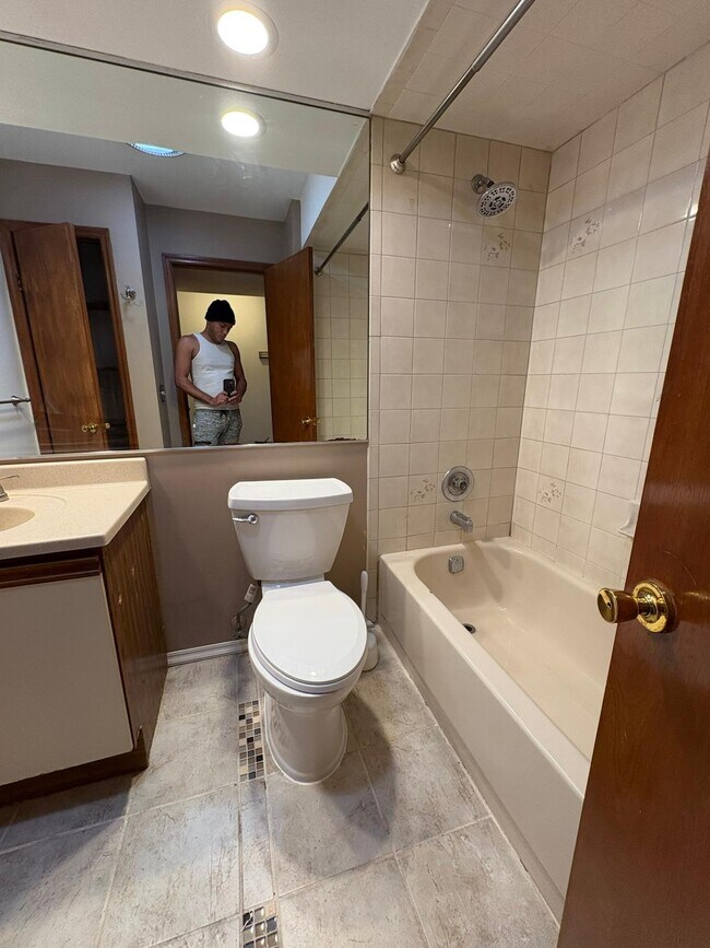 Building Photo - 1250 N Broad St