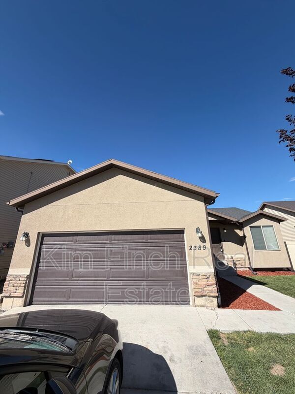 Building Photo - 2389 Hitching Post Dr