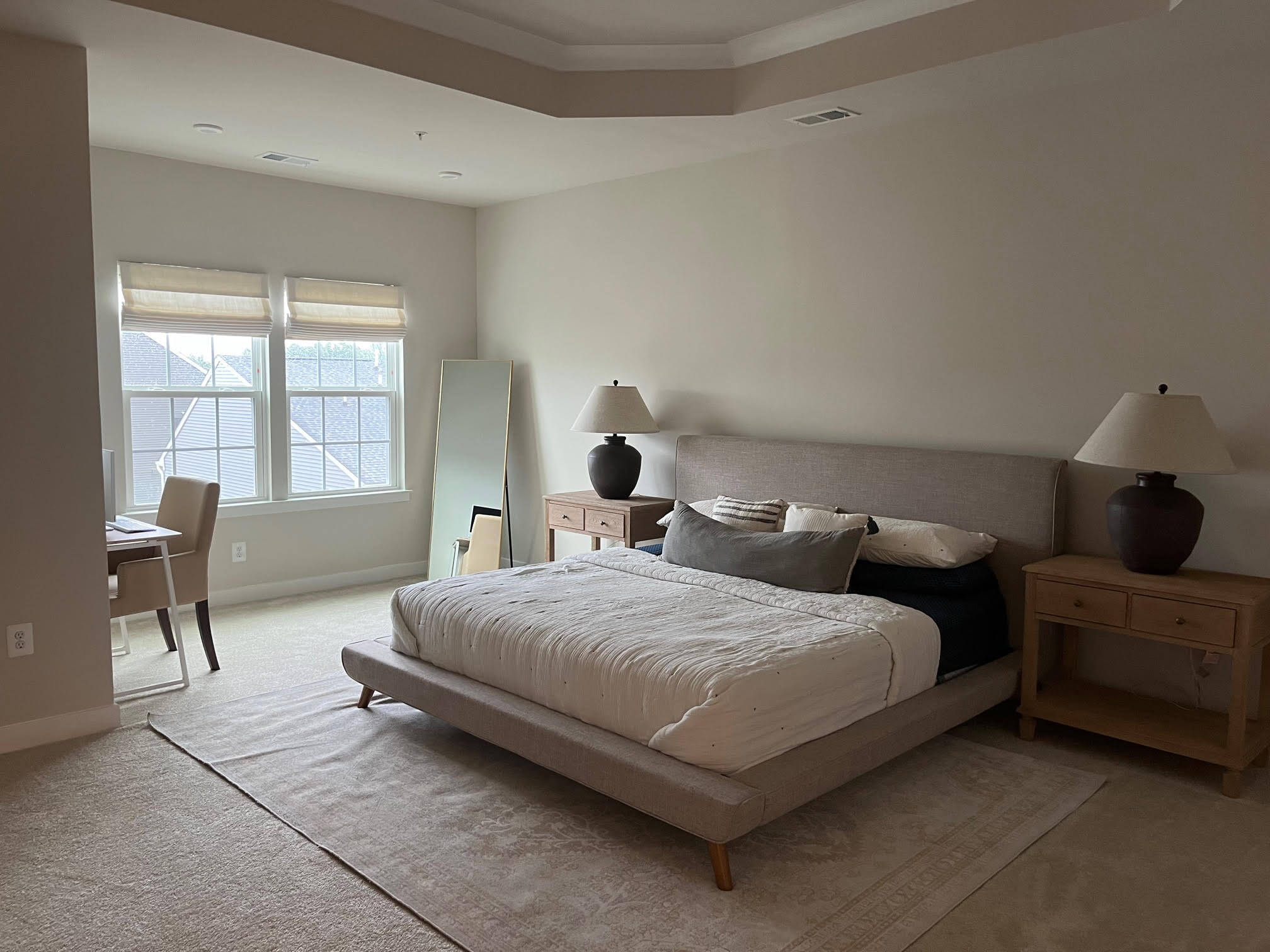 Master Suite with extra seating space. - 10810 Presidential Pky