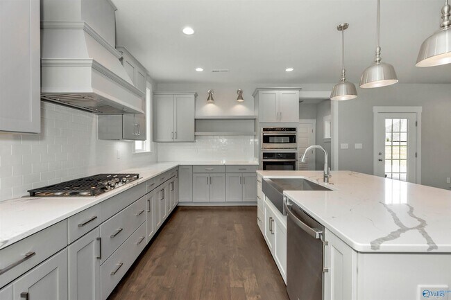 Building Photo - 113 Marlbrook Dr