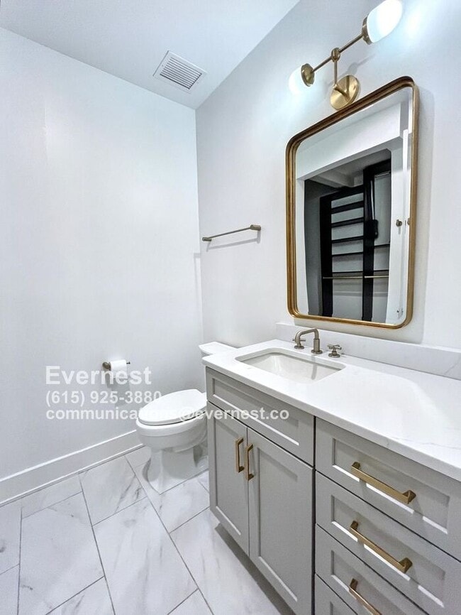 Building Photo - Cozy 1 Bed & 1 Bath Apartment in Nashville...