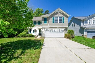 Building Photo - 3 Bedroom Pet-Friendly Home in Charlotte, NC with Main Street Renewal
