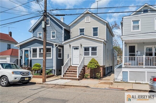 Building Photo - 51 Levinson Ave