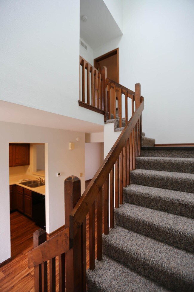Building Photo - 439 Foxfire Dr
