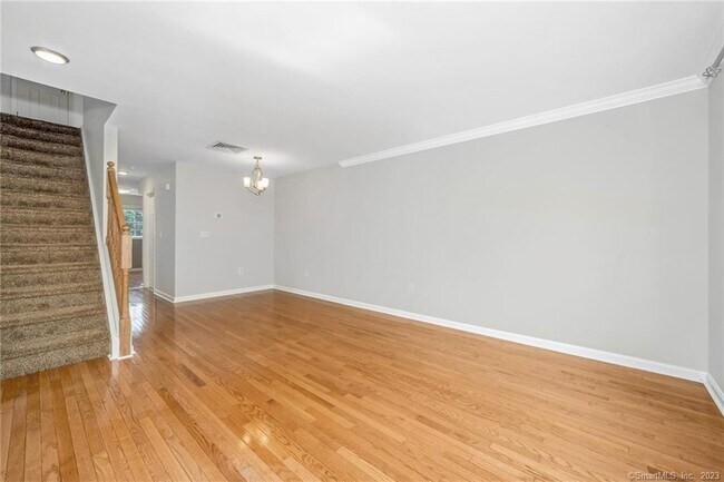 Building Photo - 28 3rd St