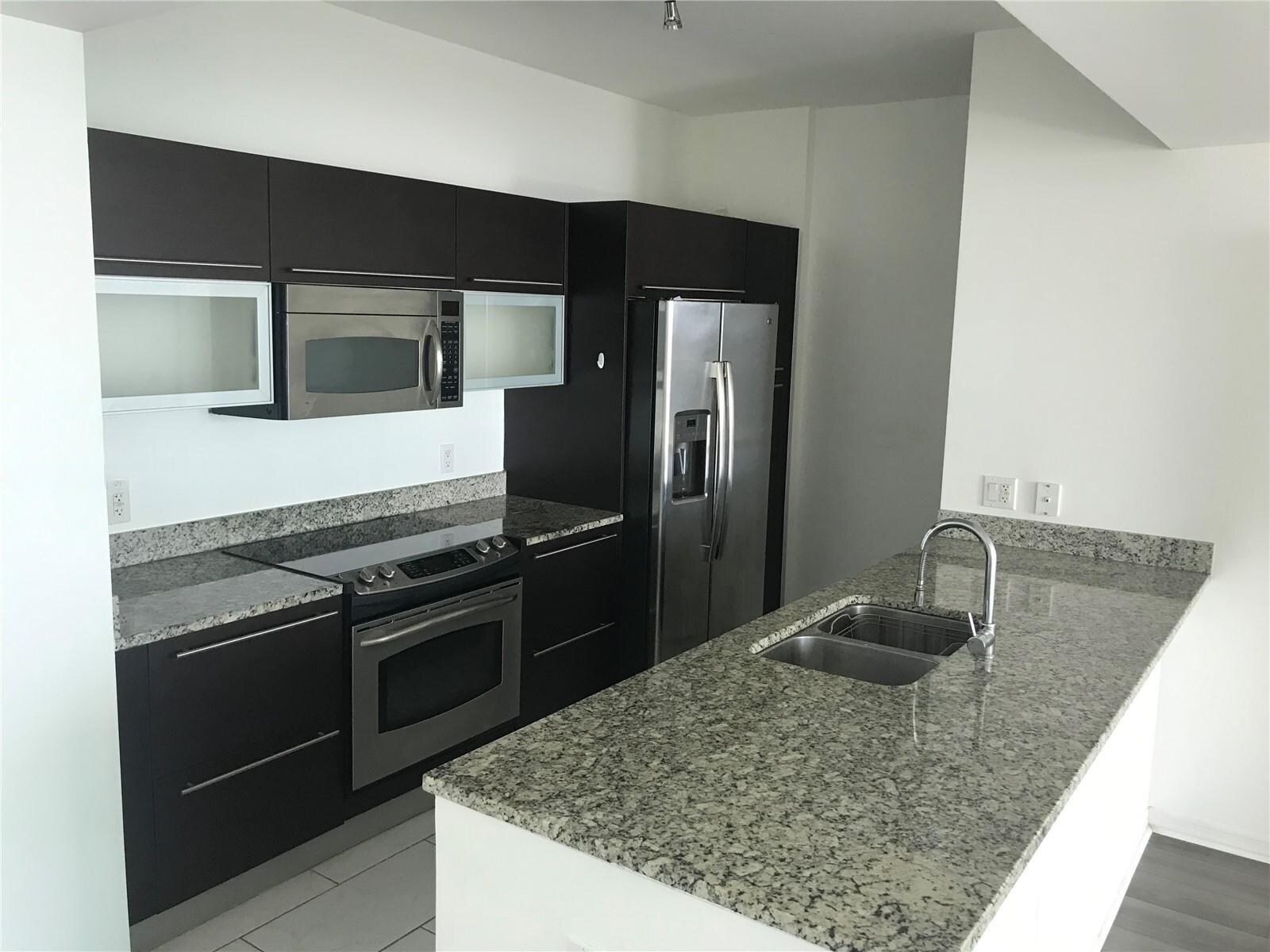 Building Photo - 951 Brickell Ave
