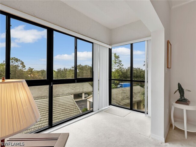 Building Photo - 900 Arbor Lake Dr