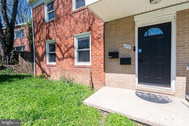 Building Photo - 620 Harwood Ave