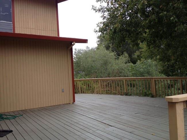 Building Photo - 5 Bedroom 3.25 Bath Close to UC, hiking, mountain biking