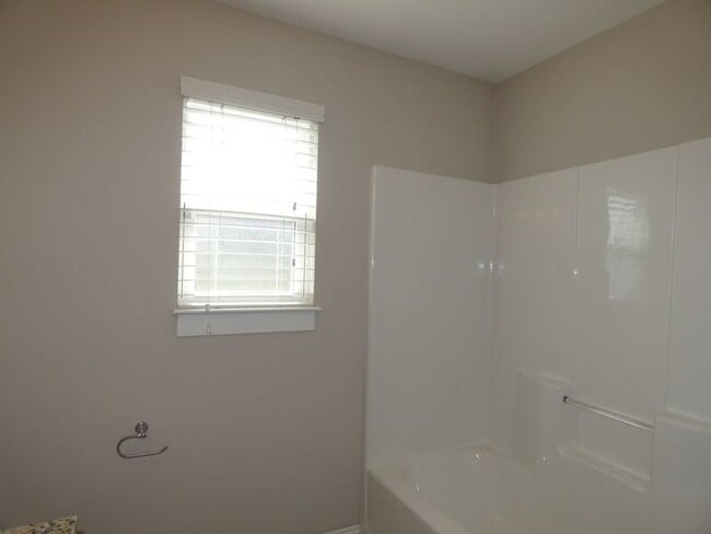 Building Photo - 2016 Salamanca St