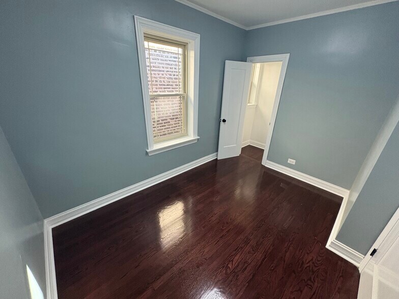 Building Photo - 2026 W McLean Ave