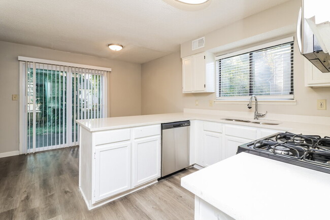 Building Photo - 20 Briar Gate Ln