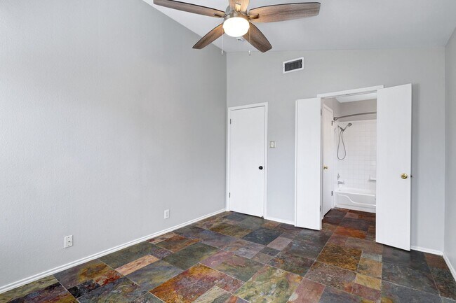 Building Photo - Carpet-Free Home with High Ceilings & Outdoor Retreat