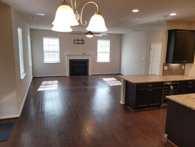 Building Photo - 509 Ackerman Ln