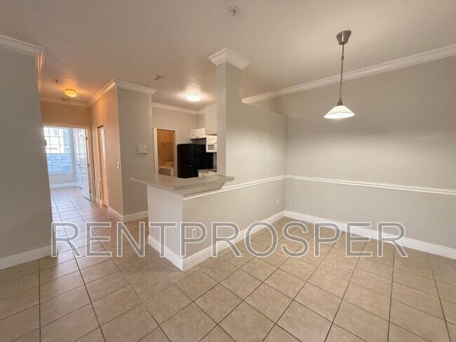 Building Photo - 3379 S Kirkman Rd