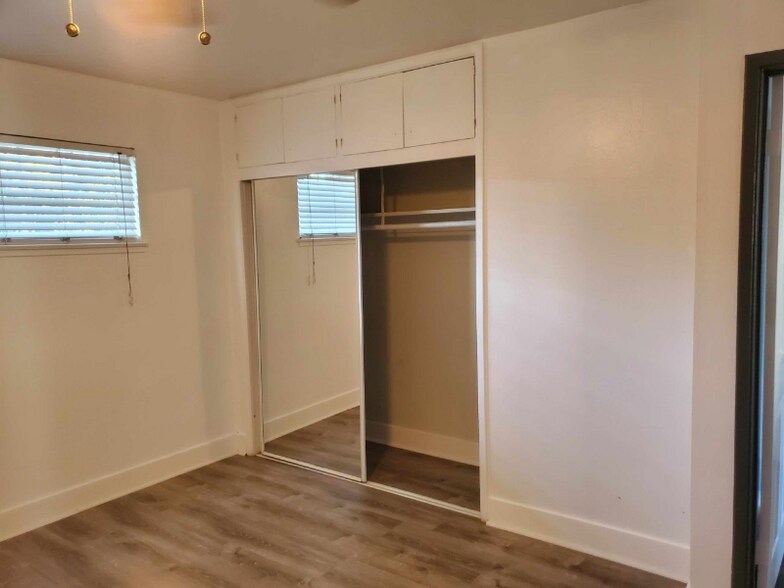 Building Photo - 617 S 9th St