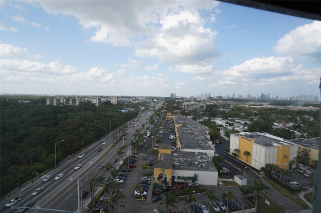 Building Photo - 13499 Biscayne Blvd