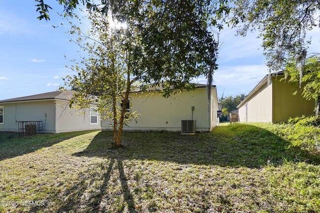 Building Photo - 8431 India Ave