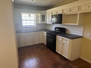 Building Photo - 6830 Langdon Ln