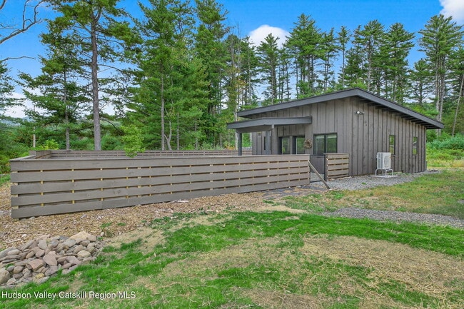 Building Photo - 422 Wittenberg Rd