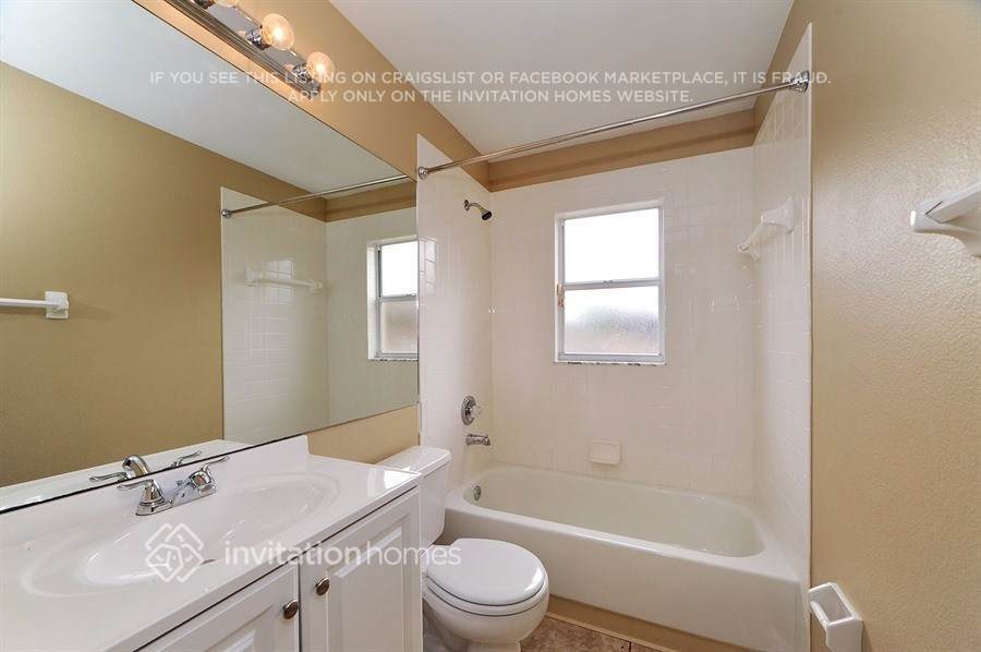 Building Photo - 809 Greenbelt Cir