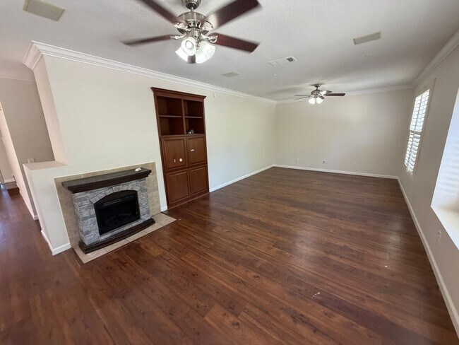 Building Photo - 5BD/2.5BA House for Rent Near Dublin's Hacienda Crossings!