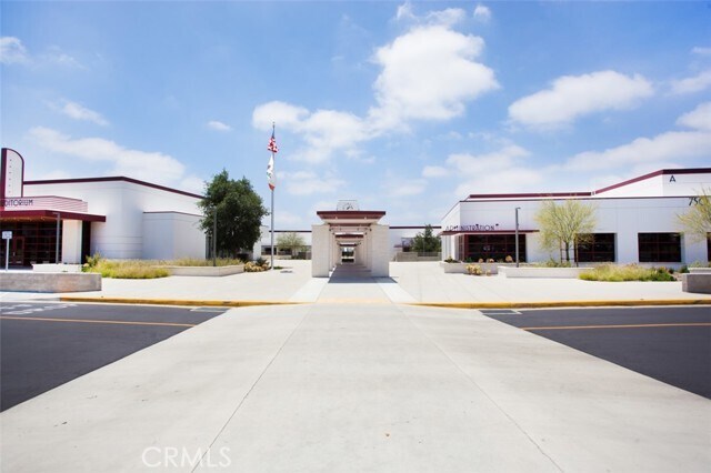 Building Photo - 198 Frame