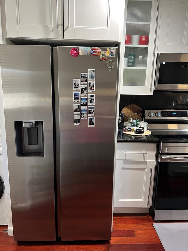 Building Photo - 1975 NE 135th St